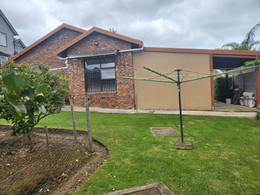 2 Bedroom Property for Sale in Denneoord Western Cape